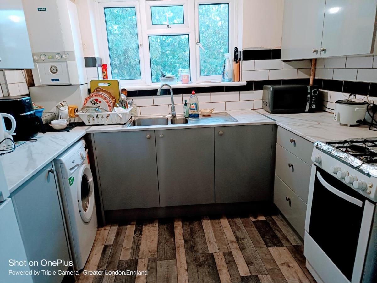 London'S Bed With Breakfast & Free Parking Lägenhet Exteriör bild